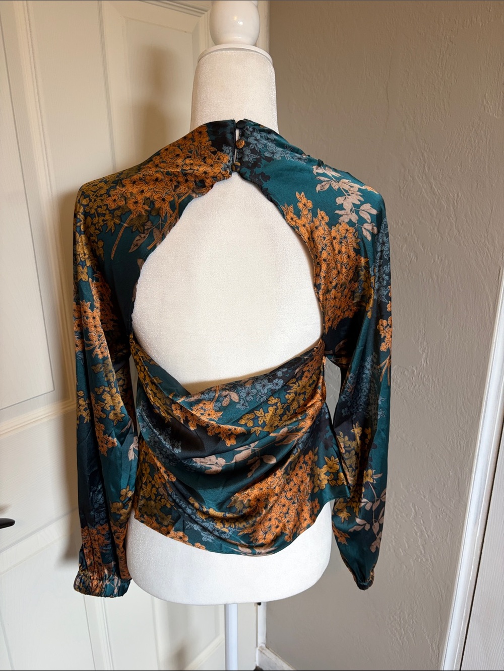Anthropologie ASTR Teal Satin Floral Long-Sleeve Blouse draped top - Picture 5 of 7